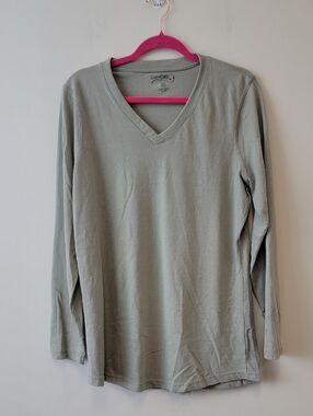 Canyon Guide Outfitters XL V Neck Long Sleeve Tee